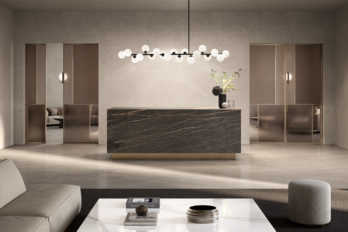 Parete divisoria con telaio Frame e patchwork di vetri bronzo, in una reception
